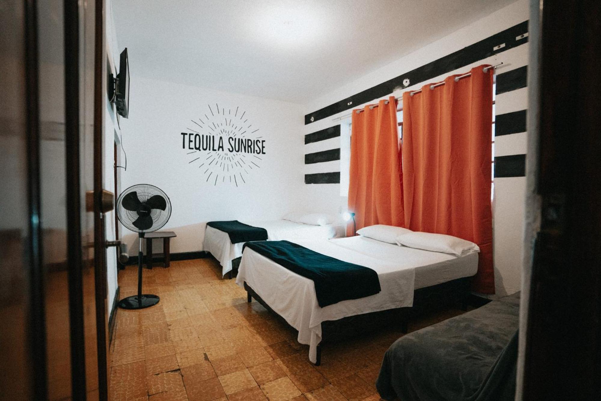 Tequila Sunrise Hostel Ciudad Guatemala Eksteriør billede